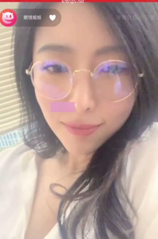 风韵姐姐的诱惑眼镜表演视频，精美内容按需下载，收藏55部，百度115！