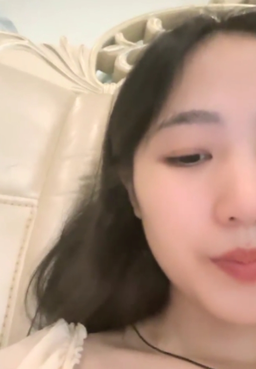 新人学生沉沦小土软乎乎最新合集30V16G，沉浸校园生活