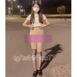 抖音风嫩妹7酱户外展示最新合集28V873M，放飞自我热舞