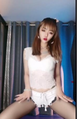 快手万粉主播挑战尺度合集陈小魔最新5V500M，极限挑战