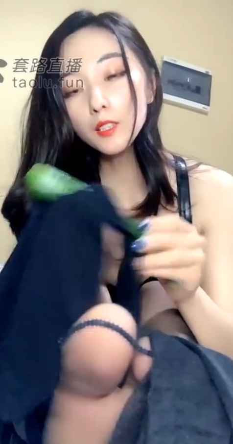 套路直播LisaQueen最新合集50V40G，精彩互动