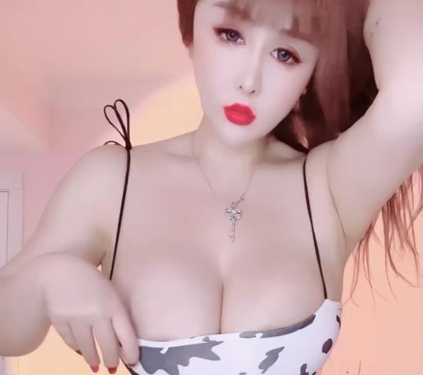 快手段子5G钱宝宝性感视频合集10部太丰满