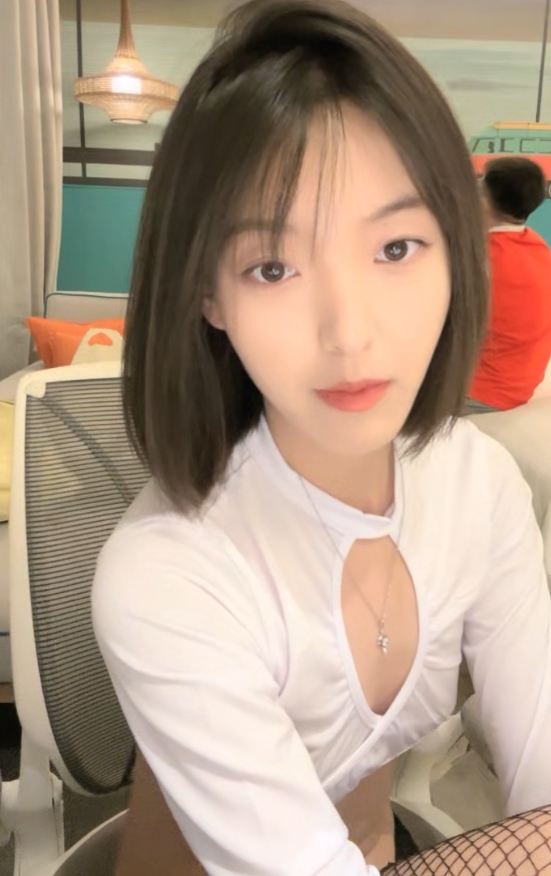 熙颜勾魂绿转黄推特视频149G106部