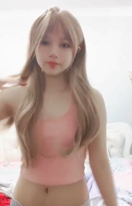 网红小溪要早睡私房视频合集27部46.5G，校服湿身