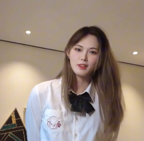 桃子吖七月黑丝JK伪娘新作508MB这腿绝了