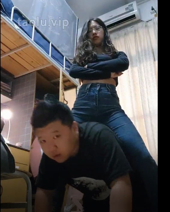 素人星探JK宿舍偷溜实录1V348M白袜视角