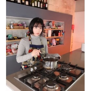 推特香蕉妹私密作品25v505g血脉喷张