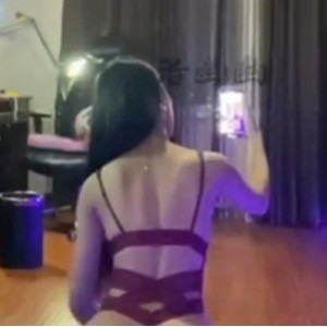 推特洛幽幽绝密展示深夜福利97.2g毒药直播合集补档