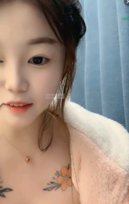 可可baby手机自拍弹力澎湃5.88G