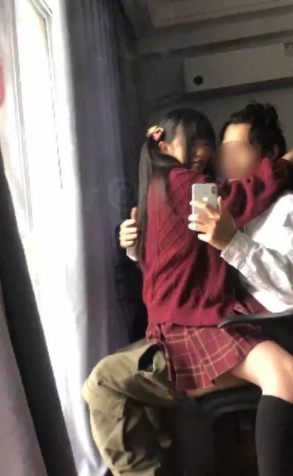 山楂树妹子合集三部曲3v200m推特优质