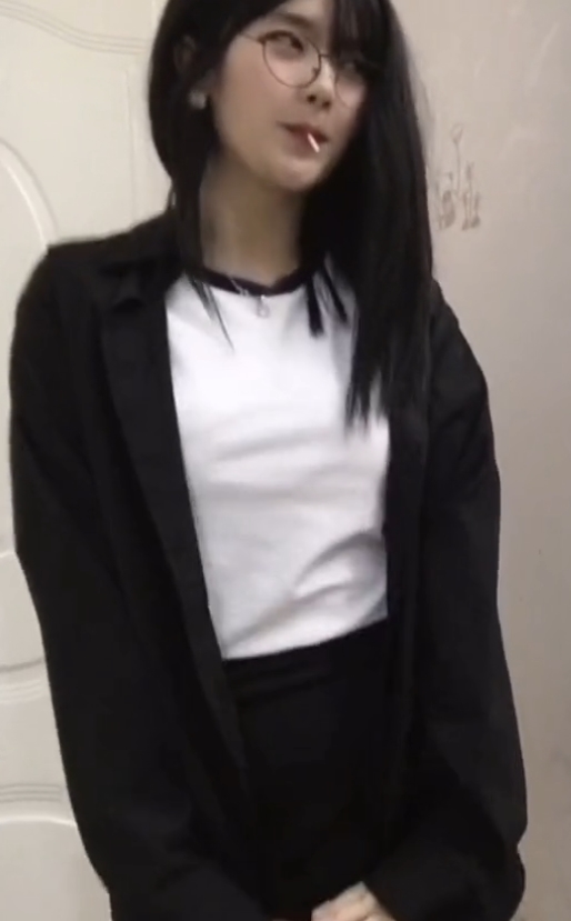 皮皮虾在下小羊女仆装155部1.02G湿身