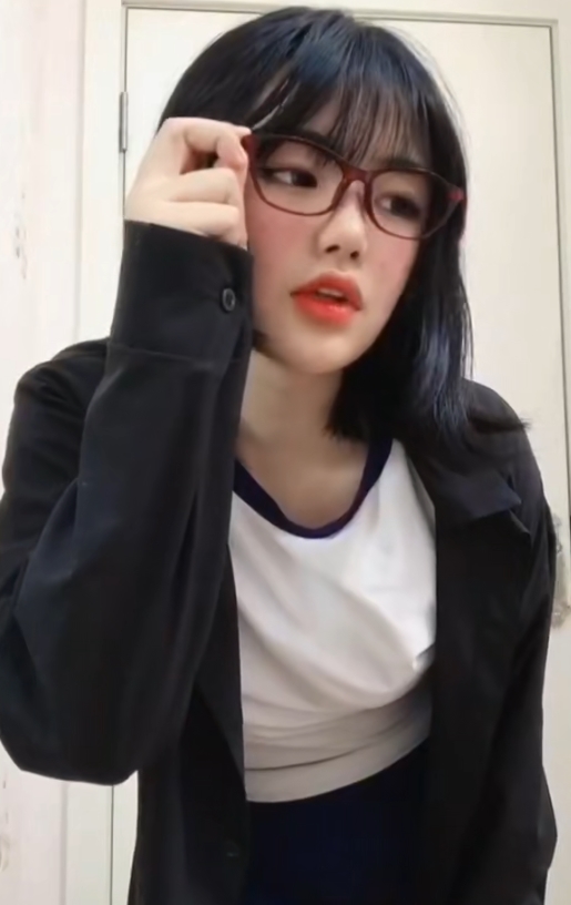 皮皮虾在下小羊女仆装155部1.02G湿身