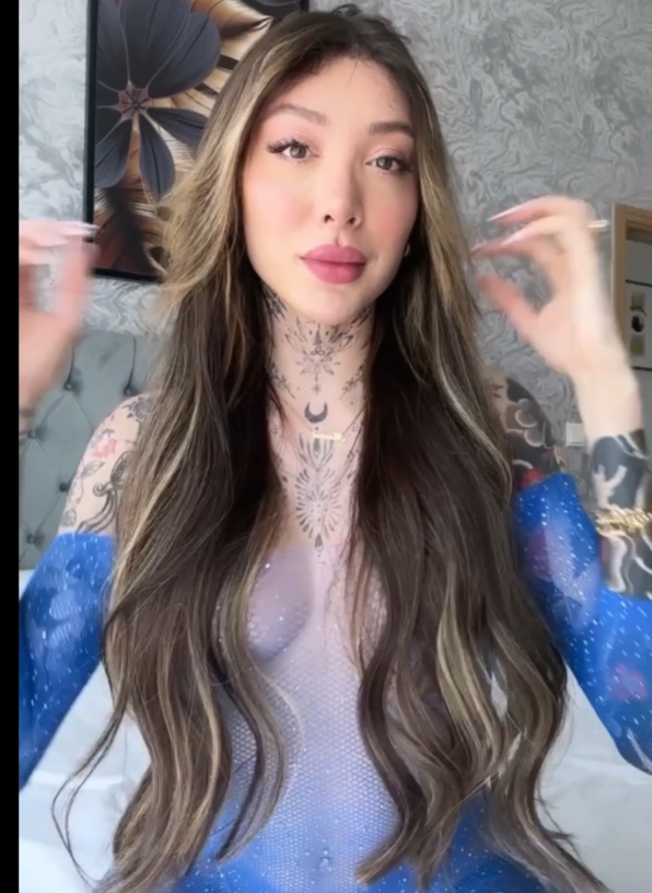 推特Ema伪娘93V合集16G太顶了