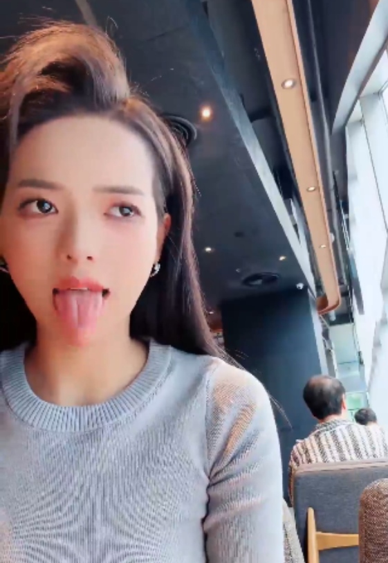 小小晴咖啡馆私密视频6部4.06G太顶了