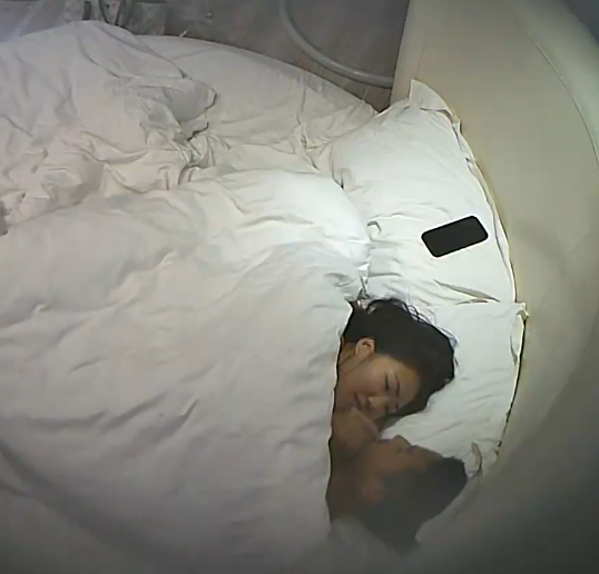 推特小美自拍1部409MB绝了