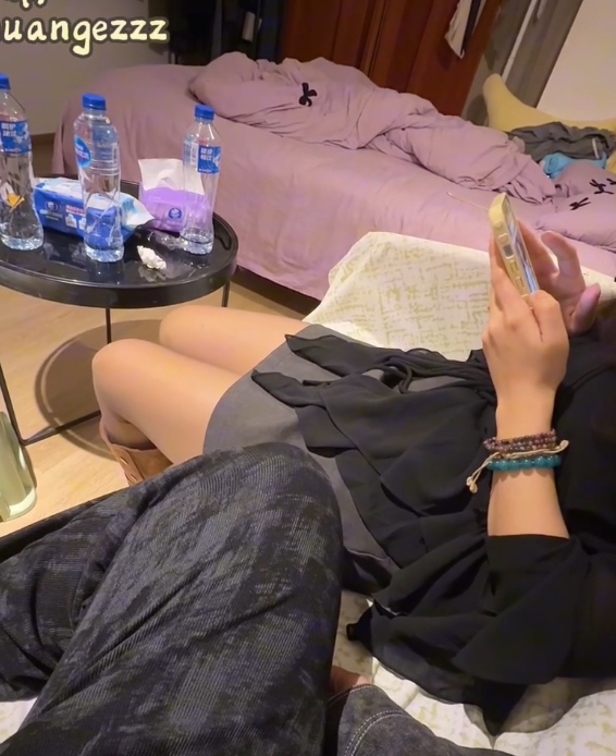 推特嫩妹大黄鹅艺术生私拍2V241MB蜜桃弹润