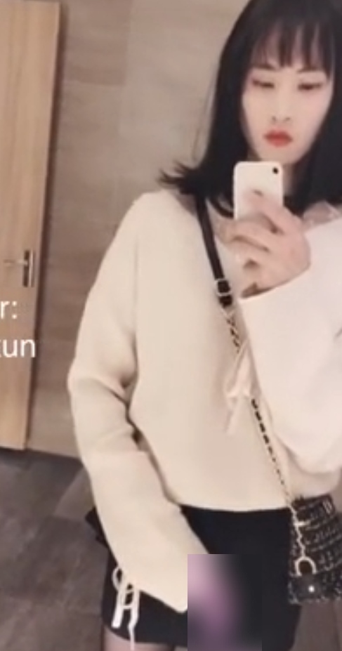 伪娘小露推特户外放飞自我1部260M感觉