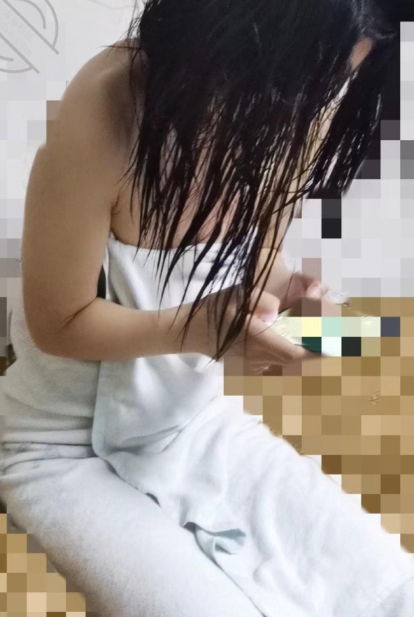 海角婶婶62v求虐私拍6.5G荤素搭配