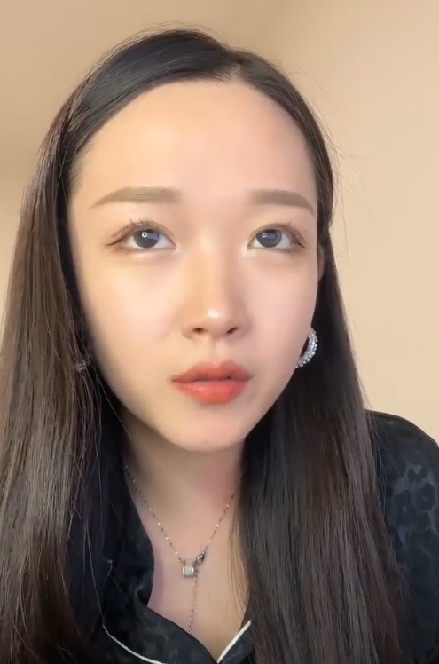 眼镜御姐妹子叭嗦直播热舞57V合集48.6G腿长条顺太顶了