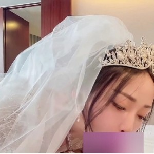胖臀兔兔秀禾私拍8V+5P网盘273MB乖乖女