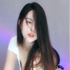 虎牙斗鱼苏樱直播间浮力热舞1V400M顶级前车大灯