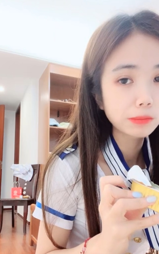抖音反差眼镜妹妮妮这呢私密视频60部56.4G闷骚眼镜娘韵味十足