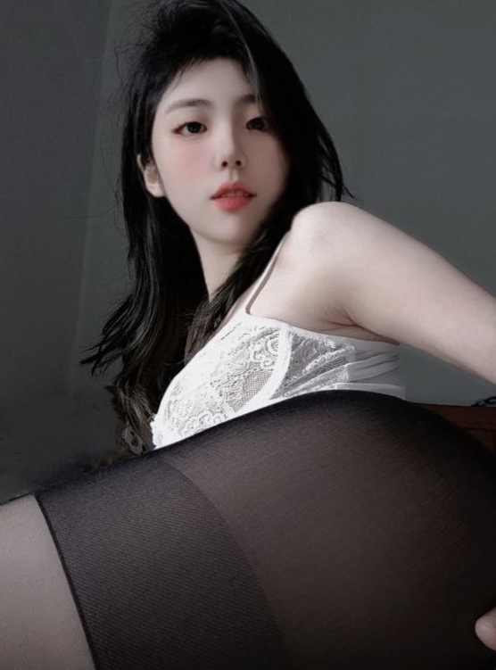 小壞貓推特定制三人游3部2.52G甜美可人