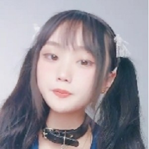 某社区18岁光洁嫩妹项圈短裙服装诱惑自拍1部1.18G青春无敌