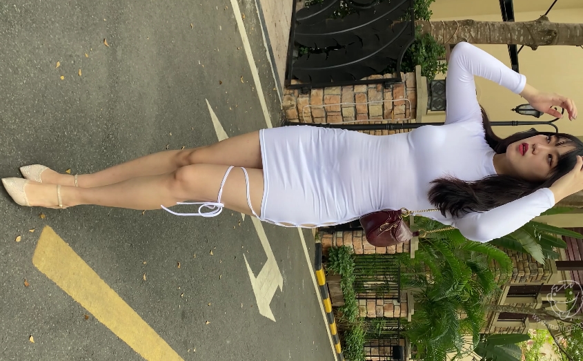 开叉超短裙高跟美腿私拍视频7.08G魅惑曲线惹火撩人